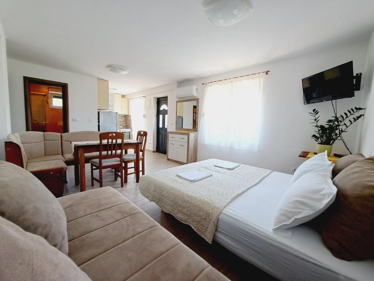 Apartments Blazevic تْشيرسيك نوفي المظهر الخارجي الصورة