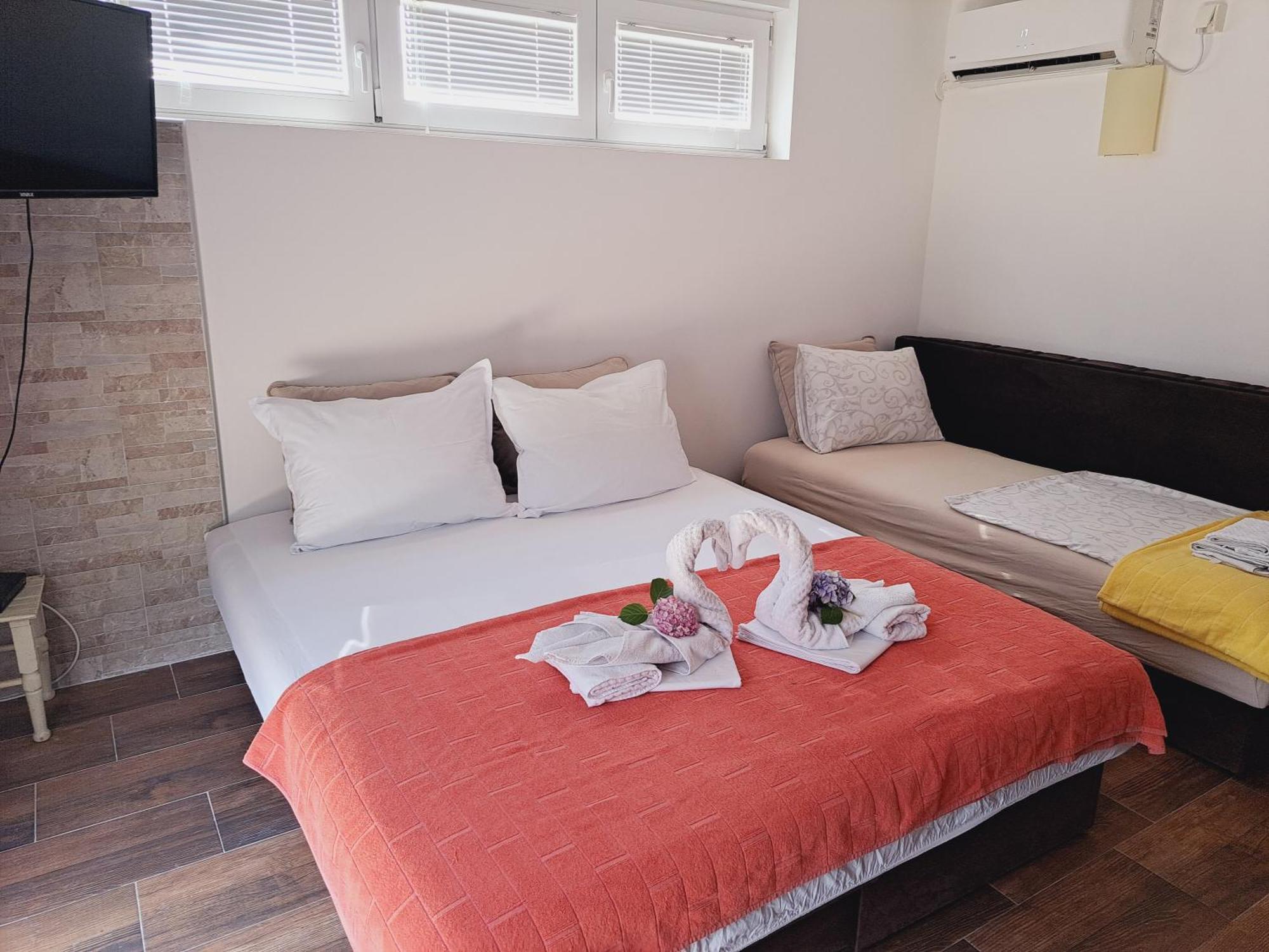 Apartments Blazevic تْشيرسيك نوفي الغرفة الصورة